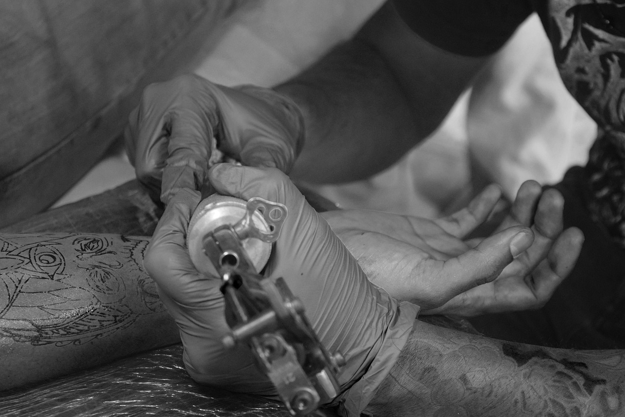 jak zrobić zmywalny tatuaż bez henny